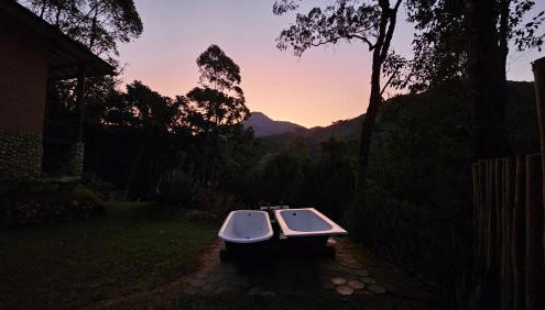 Chalé LuNê Vista para a Montanha , Banheira Imersão Externa e Lareira - Foto 2, Garden