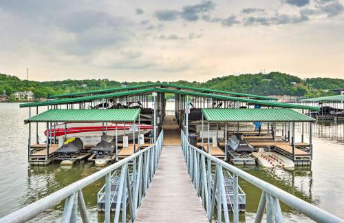 Breezy Lakefront Condo with Balcony and Lake View! - Photo 30