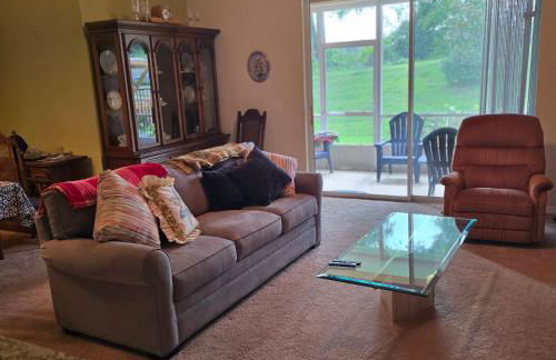 Home away from Home - Photo 7