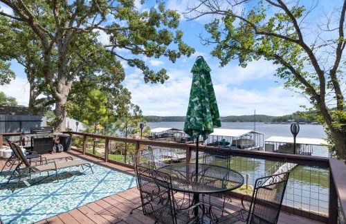 Pet-Friendly Lakefront Home in a Quiet Cove w/ Netflix, Outdoor Seating, Boat Slip - Foto 29