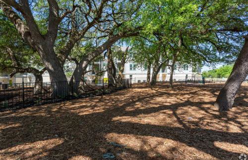 Cozy Stay in Heart of Leander - Foto 16