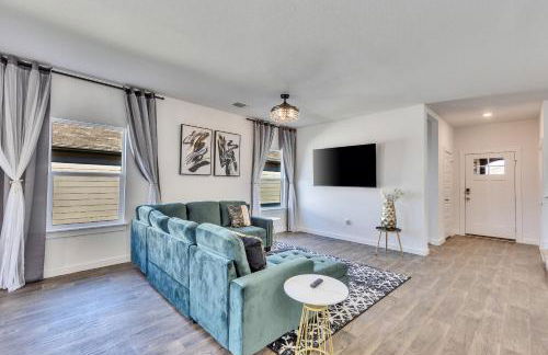 Stylish 4BR Family Home with Game Room and Backyard - Foto 19