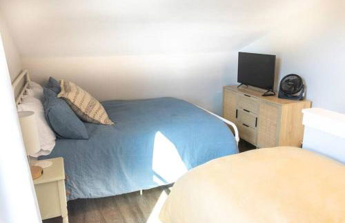 Waddle on Inn- Hot Tub, Pet Friendly, Fully Fenced, 5 Blocks to Beach! - Foto 25