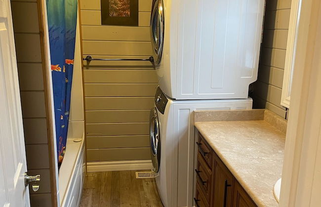 4 Bedroom Cottage On Manitoulin Island - Next to Sandy Beach! - Foto 12