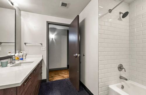 Chic Loft 828 3bd Sleeps 16 Free Parking - Foto 15