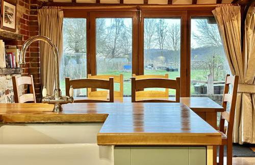 The Old Tractor Shed by inspirestays-com - Foto 16