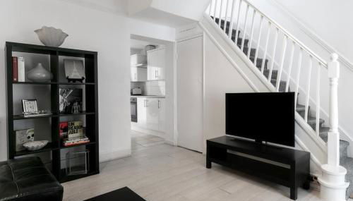 4 Bed House - Sleeps 8 - Garden Pets Wifi - Foto 5