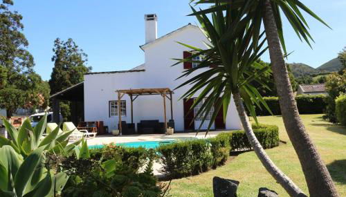 Batalha House - Photo 2, Garden, Garden view