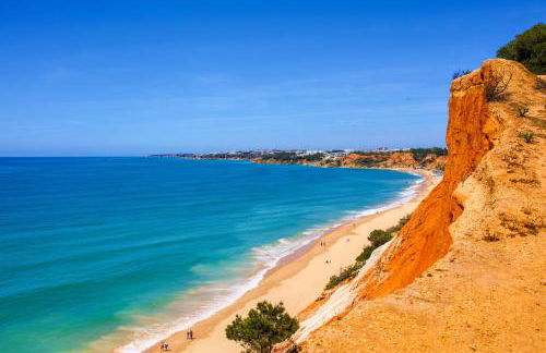 BnB Homes Luxurious Villa Stardust with Swimming pool & BBQ for Family Fun - Foto 45