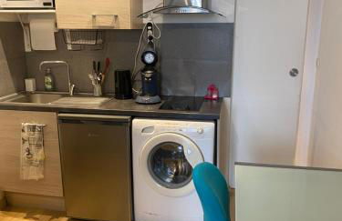 Nancy, Magnifique studio totalement climatisé, meublé, salle de bains et wc séparés, parking privé, cuisine équipée, WIFI - Foto 17