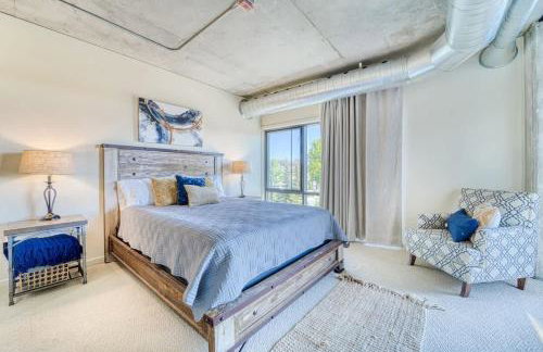 Downtown Condo Above Restaraunts- Free Parking - Foto 5