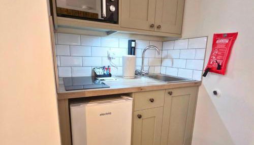 The Distinguished Squirrel - Room 4 - New Forest - Foto 2