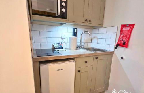 The Distinguished Squirrel - Room 4 - New Forest - Foto 2