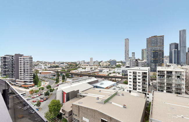 South Brisbane 2 Bedrooms Apartment with Free Parking by KozyGuru - Photo 7