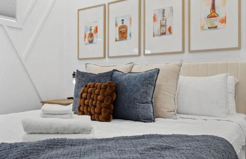 Urban Bourbon Escape - Downtown Louisville Getaway - Foto 21