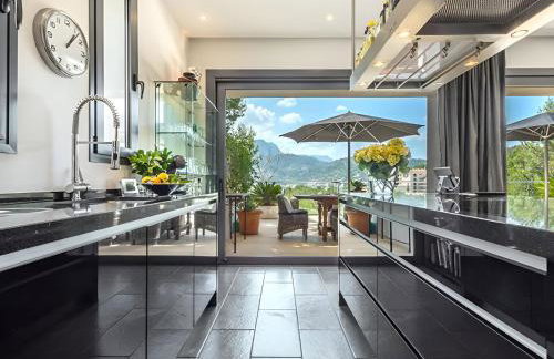 Idyllic 6 bed villa stunning sea view salt pool - Foto 25