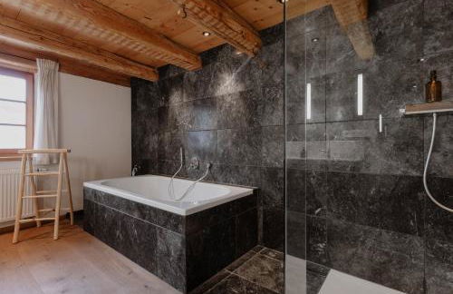 Villa Tegernsee - Exclusive Lakefront Villa with private Zirben Sauna, 4 Rooms for Family & Friends - Foto 18