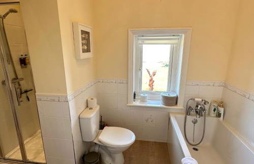 Inglewood - Historic retreat with incredible sea views - Photo 17