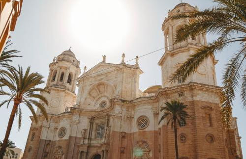 Hidden Gem GRAN TEATRO FALLA SUITES by ApartmentsinCadiz - Photo 52