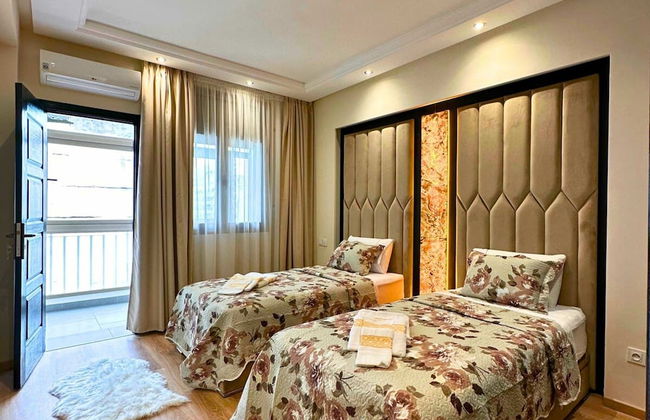 The Tropical Luxury 2BR City Centre Retreat - Photo 5