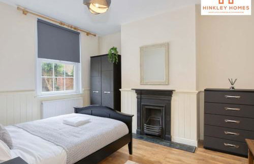 Centrally Tucked Away Private 4bed - Free parking! By Hinkley Homes Short Lets & Serviced Accommodation - Foto 35