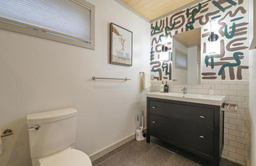 Luxurious Poconos Retreat - Hot Tub, Sauna, Games - Foto 22