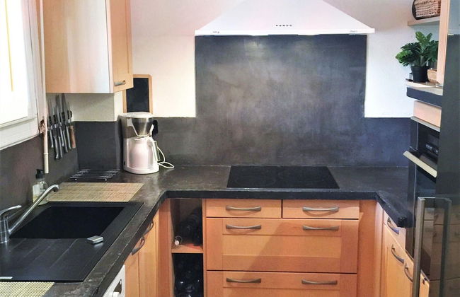 Apartment With sea View and Pool - Photo 7