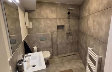 NEU Design Loft nähe Medienhafen mit Balkon - Foto 10