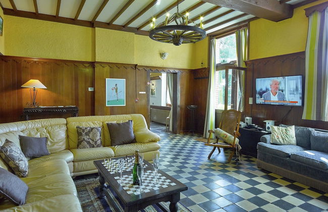 Spacious Holiday Home With Private Garden - Foto 16