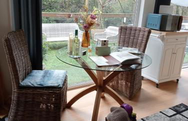 Private Couples hideaway with hot tub - Photo 16