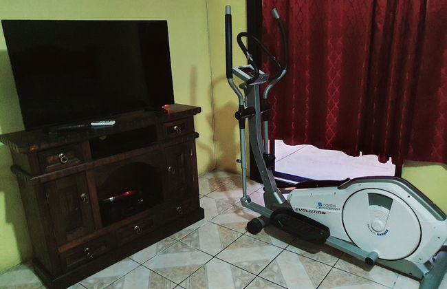 Casa hermosa a 20 minutos del aeropuerto - Photo 17