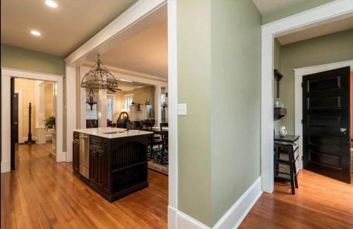 Historic Row Home 1 Block from Gate 1 at USNA - Foto 17