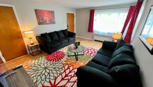 Red Ruby Spacious 2 Bedroom Apt 10 Minutes to Dwntwn - Foto 3