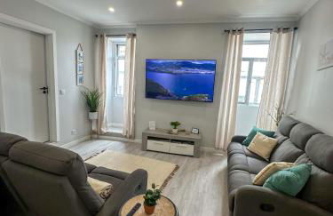 Maré Alta - Scenic Seaside Stay with outdoor deck - Photo 1