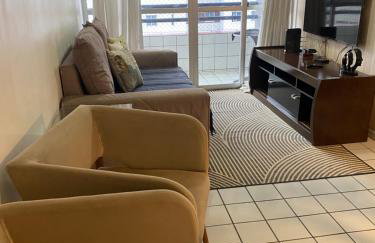 Apto com localização privilegiada e piscina - Charmoso e completo - Foto 23