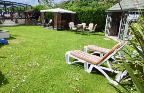 Simply the best ! 4 min walk to Beach, Pubs, Restaurants, Shops, Htd Pool, Hottub, Games rm, 1 acre Garden, BBQ's Coast to Coast cycle path, Beautiful, Bassets acre, Only six 1-3 bedroom SUPERB apartments, Free Parking and WIFI - Foto 20