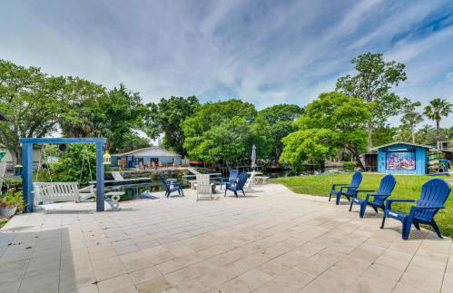 Waterfront Weeki Wachee Home with Fire Pit! - Foto 5