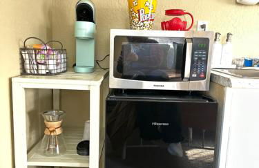 Near Downtown- Kitchen-washerdryer-parking - Foto 11