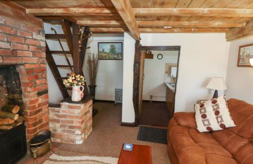 Woldsend Cottage - Photo 6