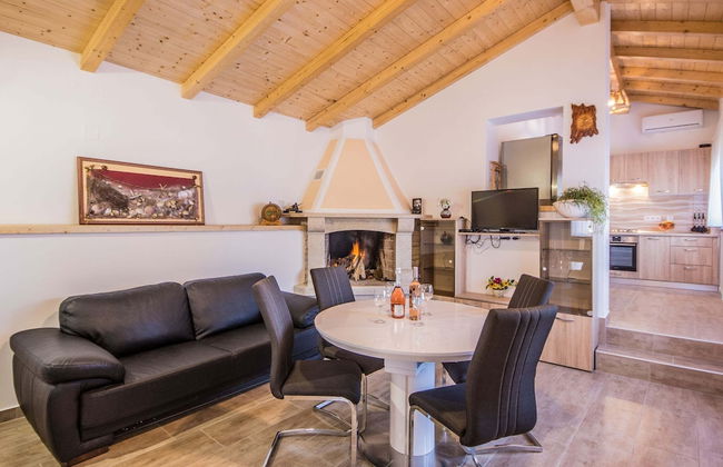 Attractive Holiday Home with Pool, Hot Tub, Patio, Courtyard - Foto 11