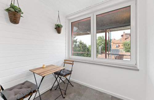 TOP Apartments - Stilvolle Wohnung mit Loggia im Stadtzentrum - Kingsize Bett - Smart TV - Netflix - 60qm - 24h Check-In - Foto 12