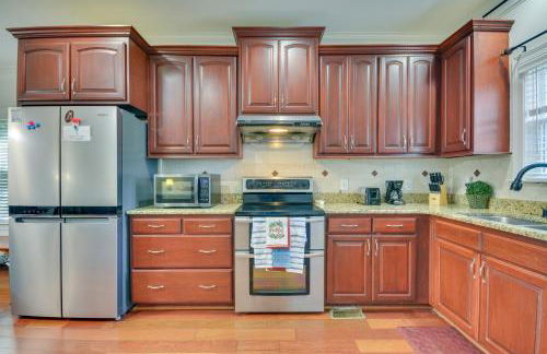 High Point Vacation Rental with Private Deck! - Photo 10