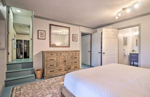 Family Retreat Cabin with Summit, Lake Views, Deck! - Foto 8