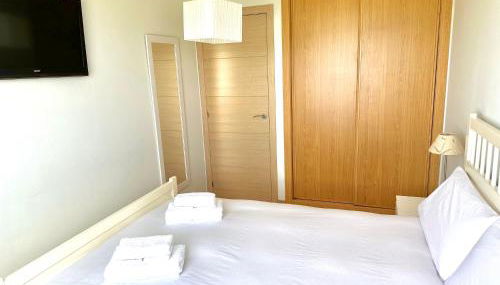 Arnela Reinante - Foto 5, wardrobe