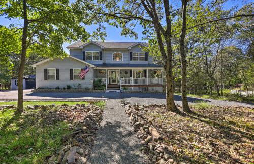 Hot Tub, Fire Pit and Lake Access Poconos Escape! - Foto 45