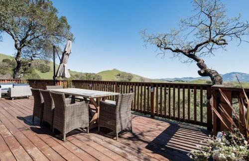 Relax and Rejuvenate- Lafayette Treehouse with Cave Spa, Waterfall, and Incredible Views - Foto 39