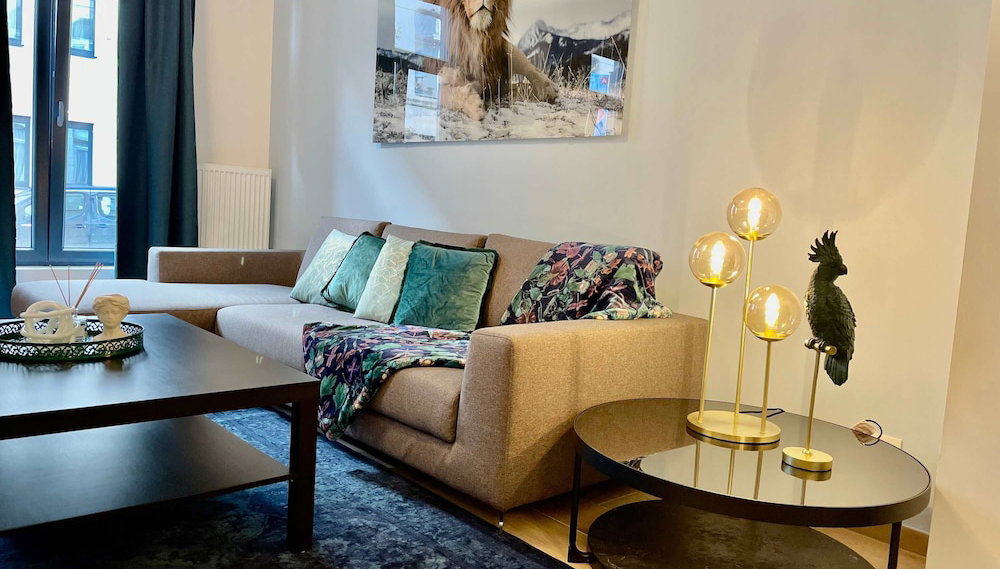 Luxury 2BR 2BA Near Fashion District by Oneluxstay - Foto 1, Habitación