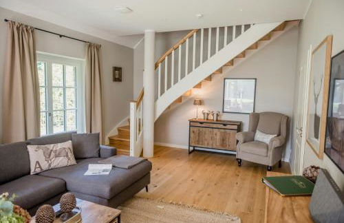 Forestry Chic Flat With Lake And Forest View - Photo 14