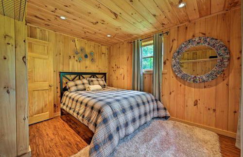 Private Chester Home with Deck, Mins to Skiing! - Photo 20