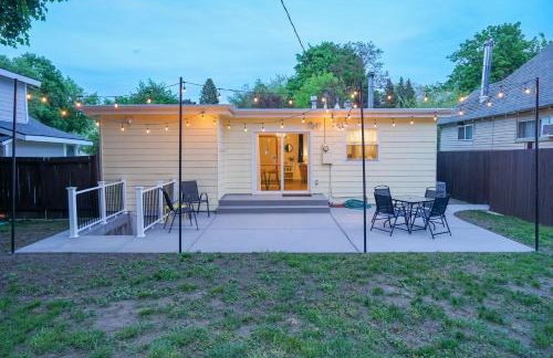 Charming Midtown Cottage Walkable & Cozy - Foto 8